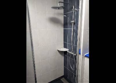 Douche de la suite parentale