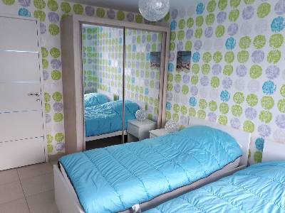 Chambre 2 avec 2 lits simples